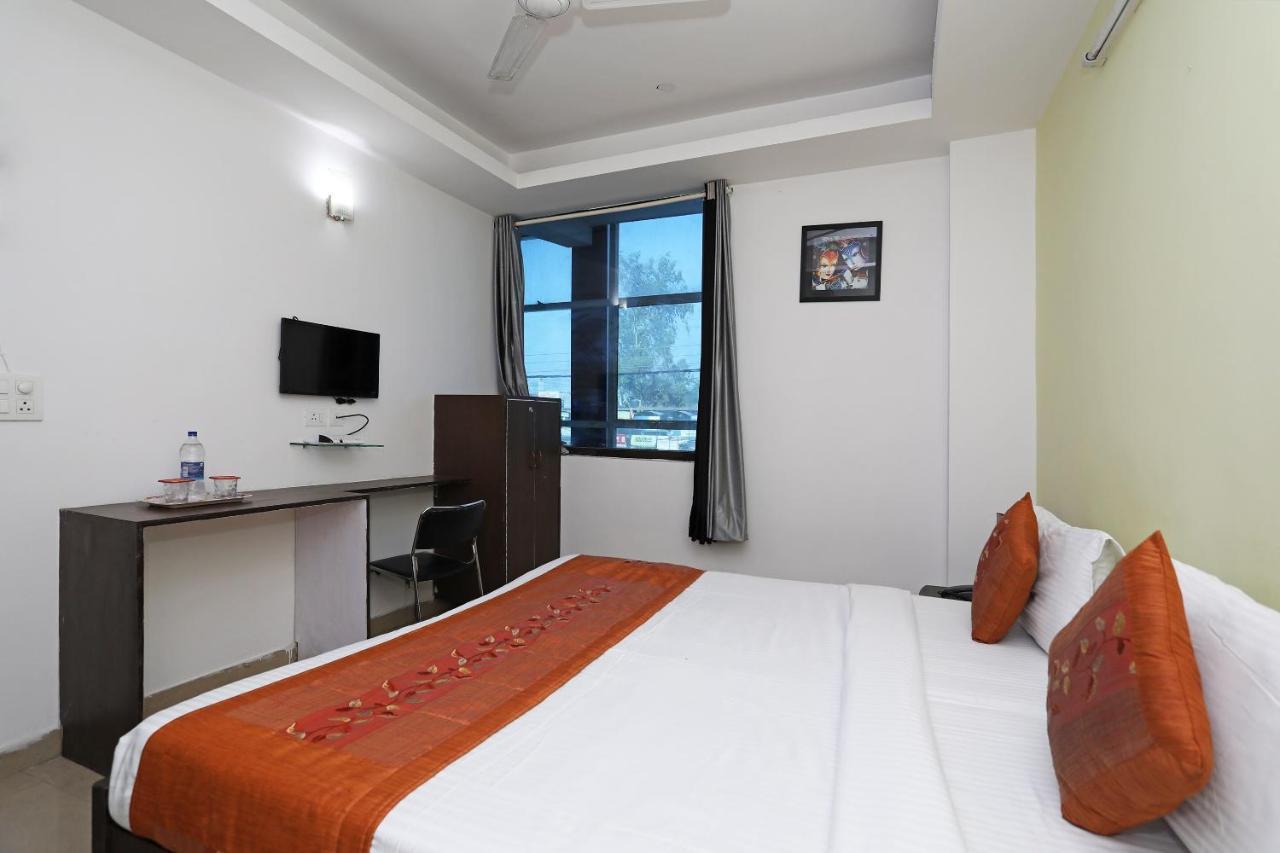 Oyo 11392 The Hotel Grand Hospitality ノイダ エクステリア 写真